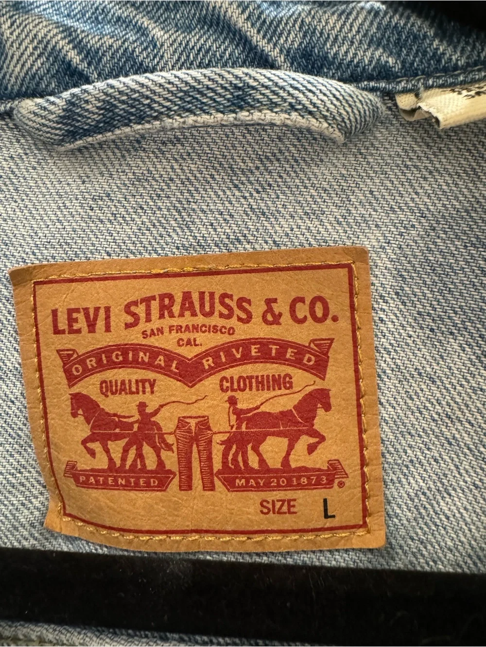 Levi’s Ex-Boyfriend Trucker Jacket Distressed Denim Large Light Wash